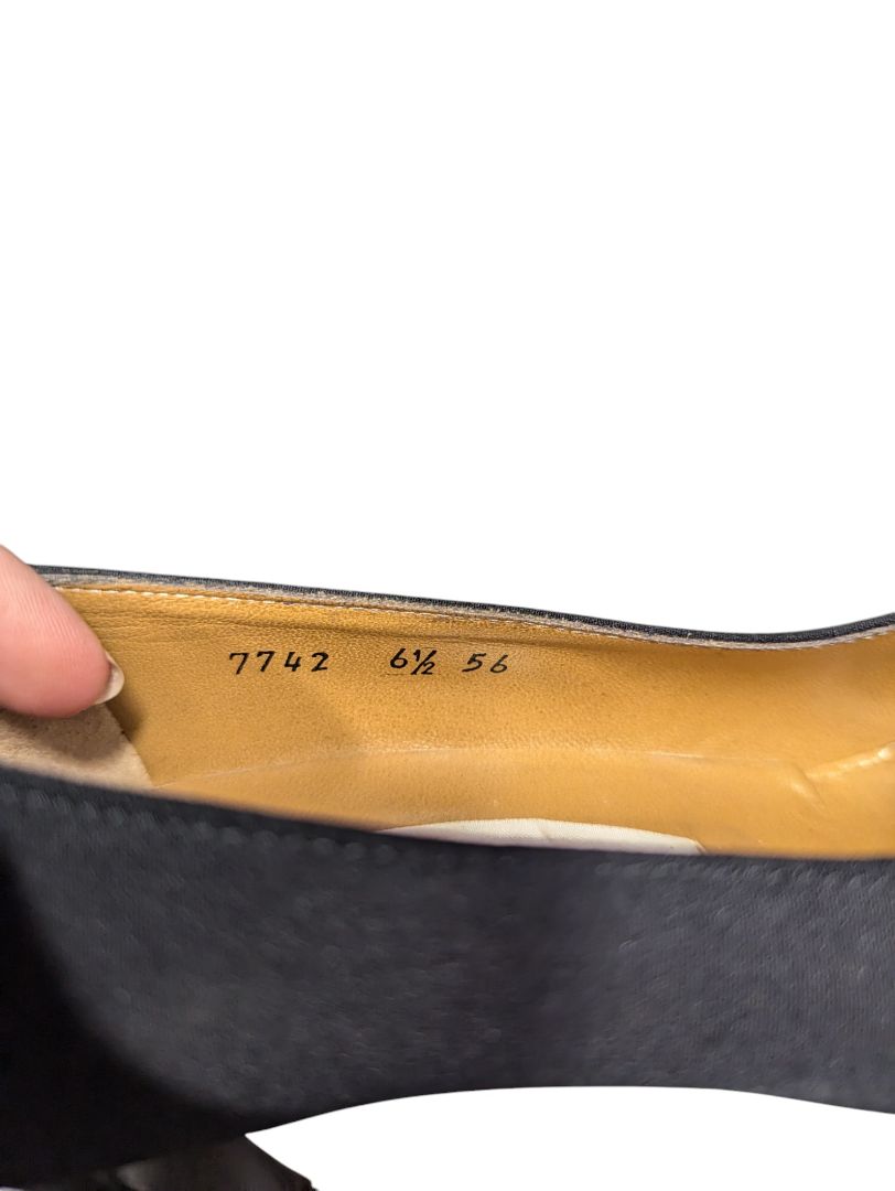 Kaλoynpou Simple Black Heel Size 6 1/2
