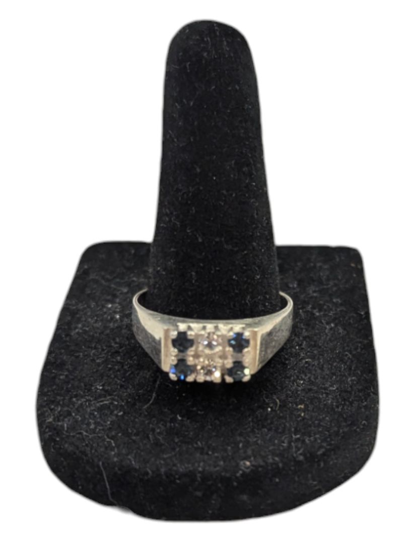 Gem Cluster Signet Silver Ring Size 6 3/4 (17 1/2)