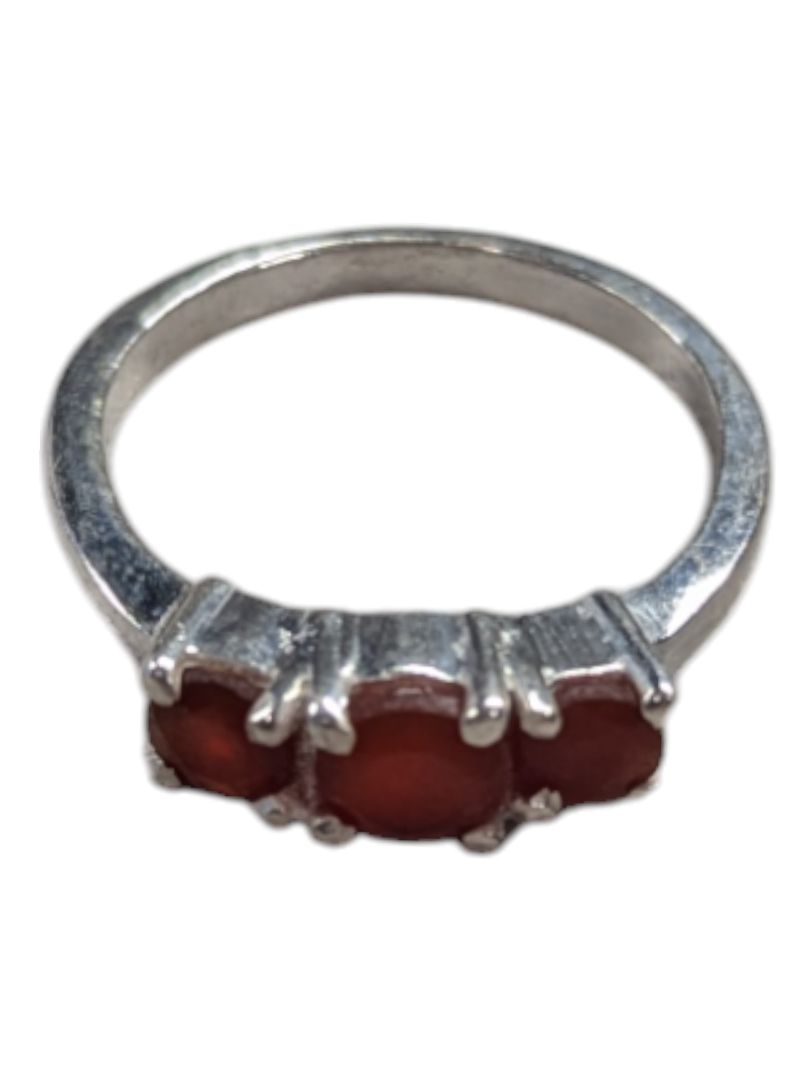 Red Tristone Silver Ring Size 6 1/2 (17)