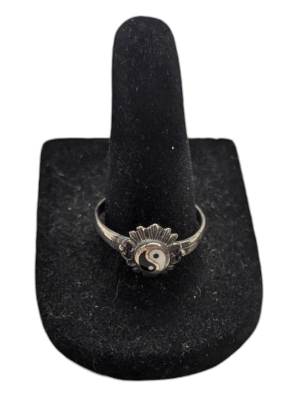 Yig Yag Silver Ring Size 6 3/4 (17 1/4)