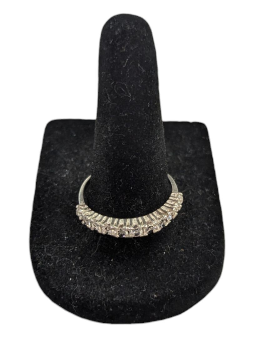 Gem Crescent Silver Ring Size 7 (17 1/4)