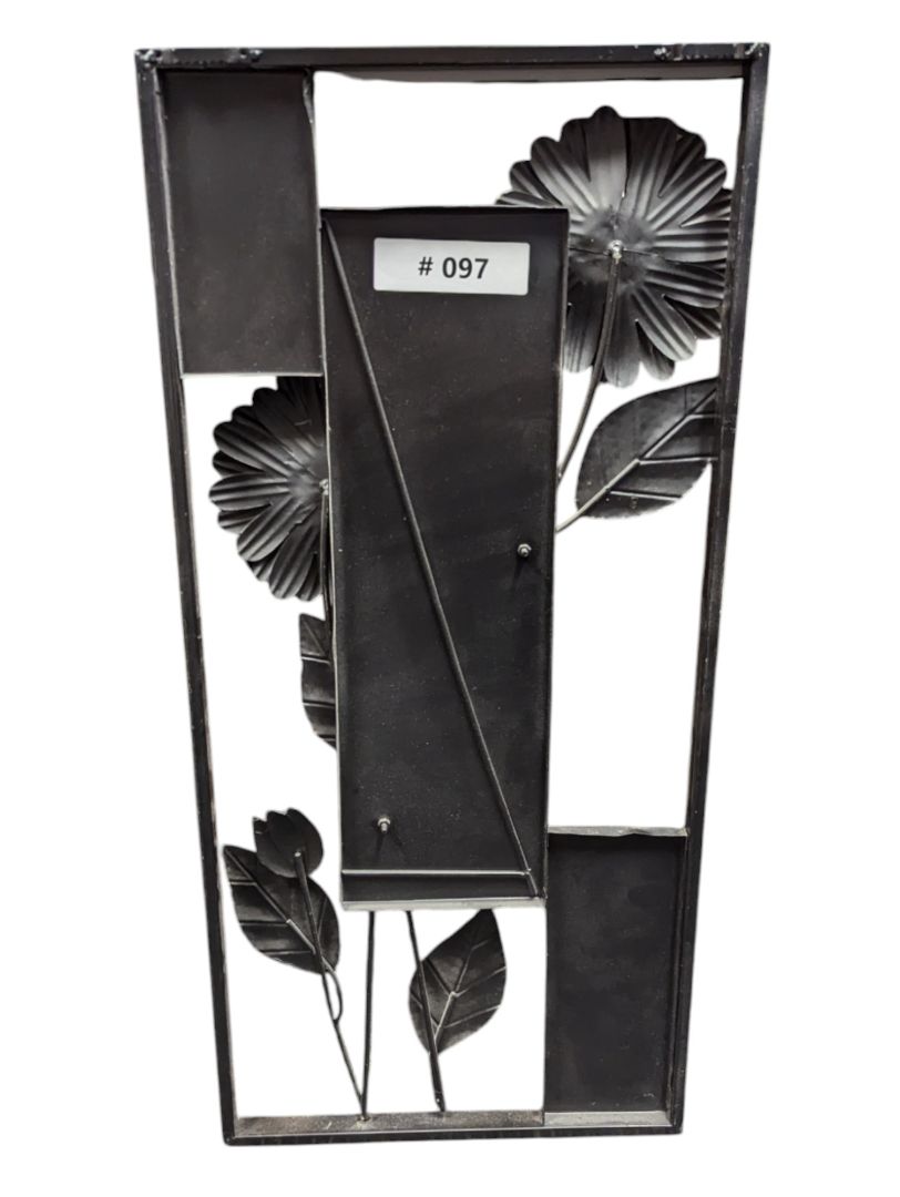 Pair of Metal Flower Wall Hangings 13 1/2