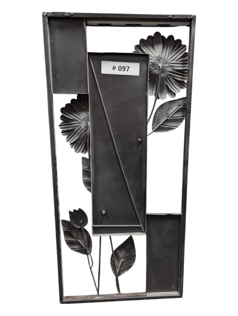 Pair of Metal Flower Wall Hangings 13 1/2