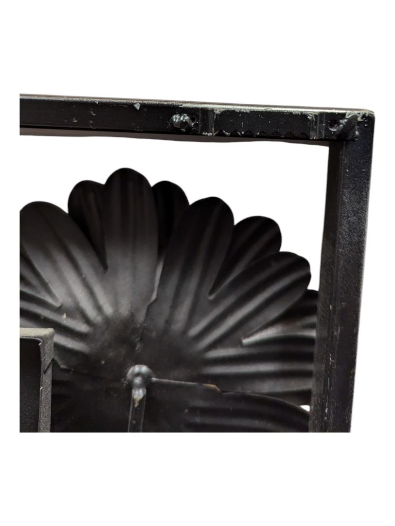 Pair of Metal Flower Wall Hangings 13 1/2