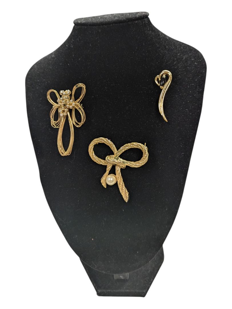 Set of 3 Gold-tone Brooches