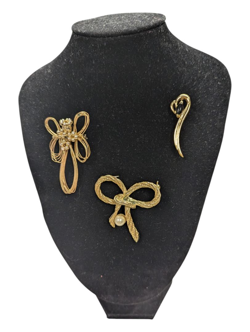 Set of 3 Gold-tone Brooches