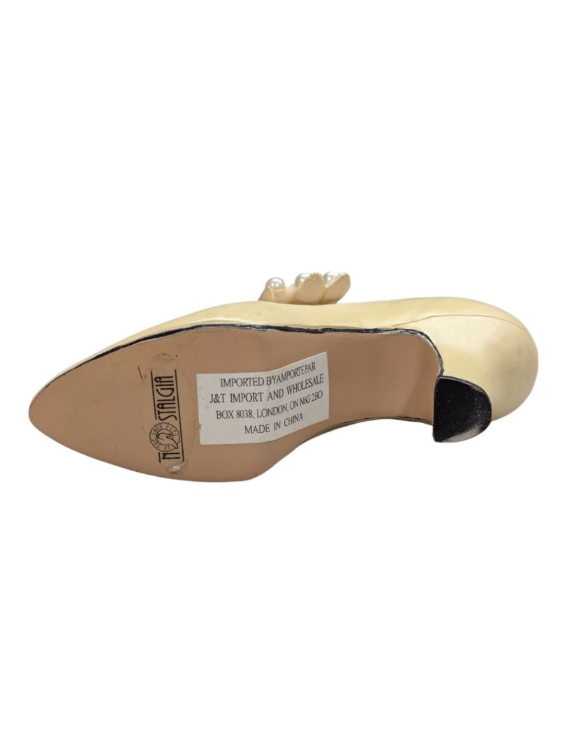Mini Ceramic Shoe- Cream with Straps
