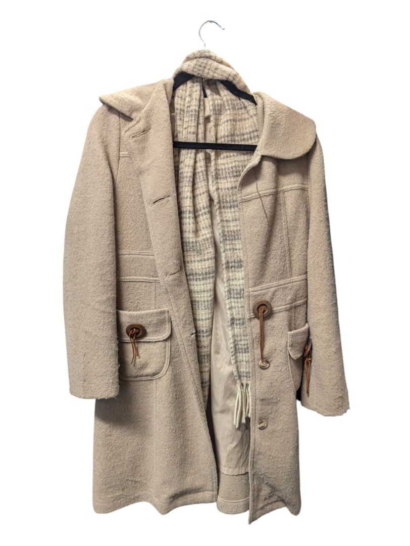 Medium Beige Jacket w Scarf