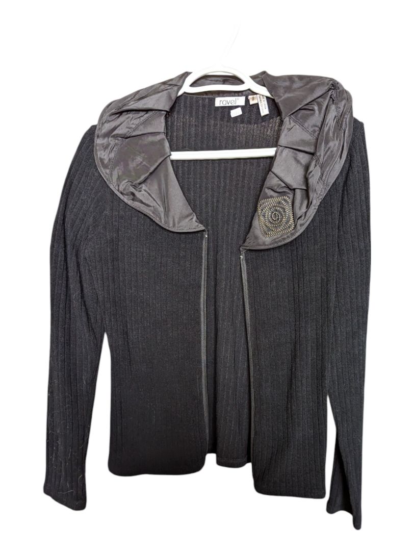 Black Knitted Jacket with Grey Puffy Collar Ravel Size S
