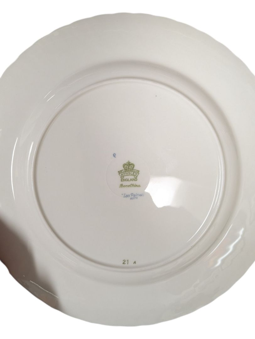 Aynsley Bone China Sliver Lined Dining Set (53 pieces)