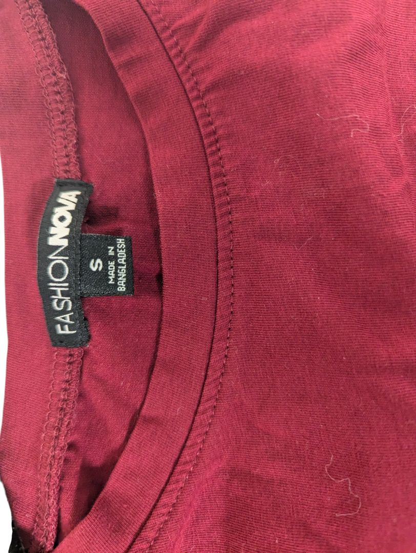 Burgundy Women's Fashion Nova Crop Top (S)