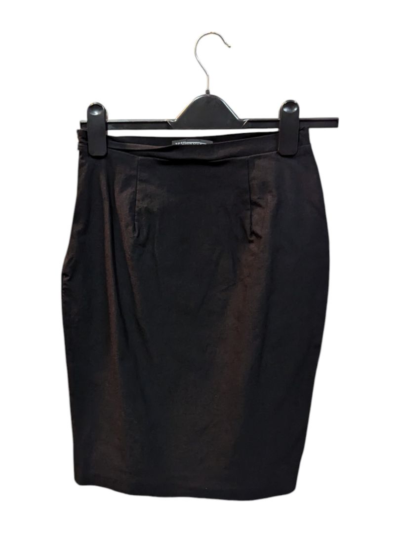 Black Skirt with Folded Pattern Frank Lyman Size 2