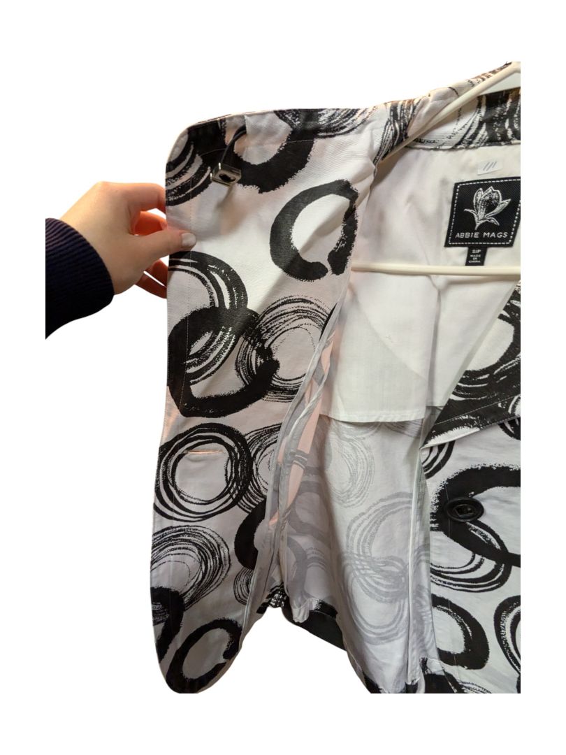 Black Circular Pattern White Jacket Abbie Mags Size S