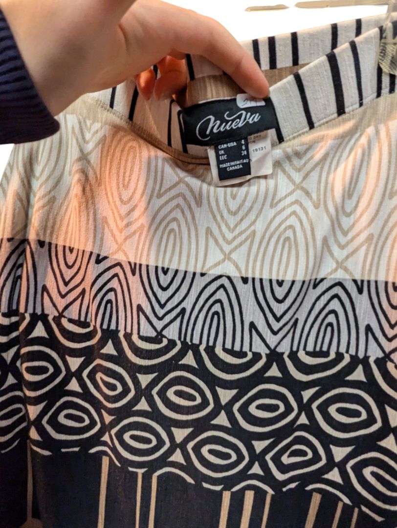 Geometric Pattern Long Skirt Nueva Size 4