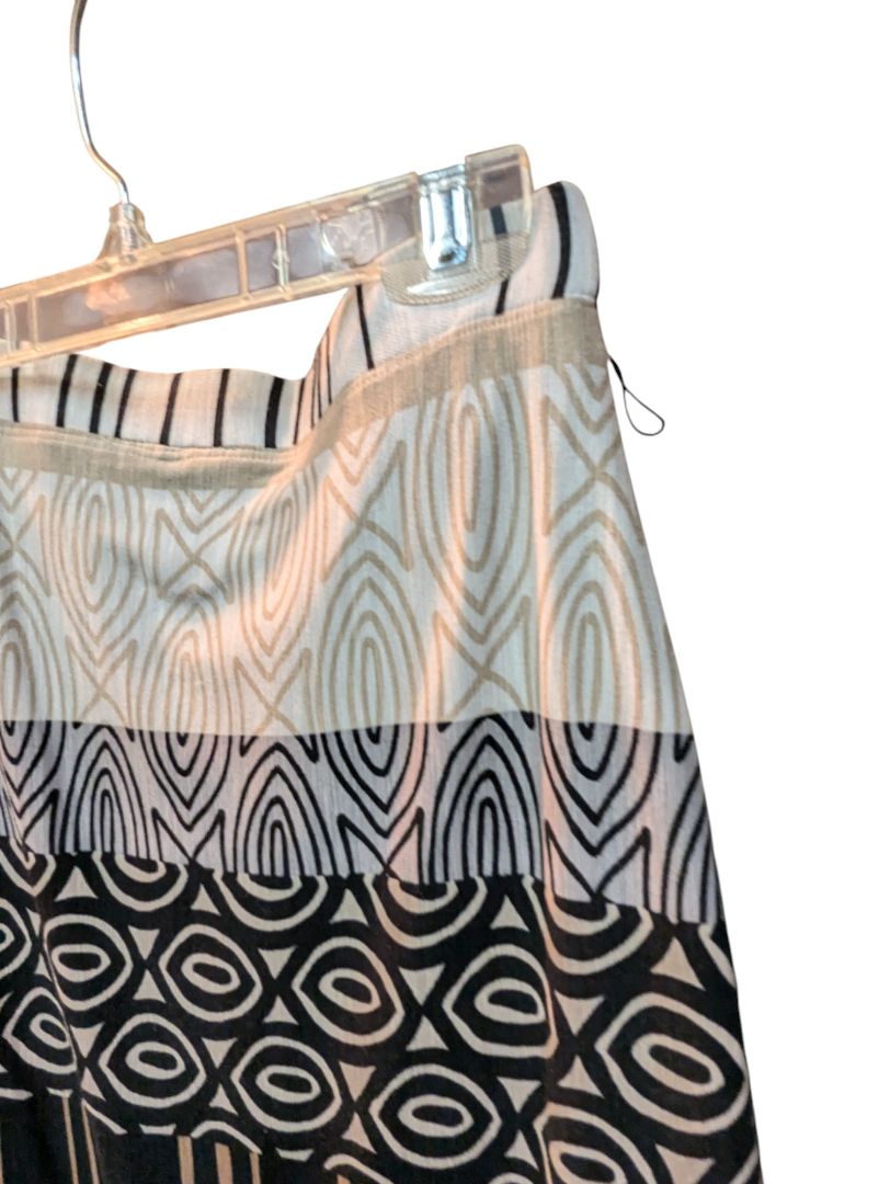 Geometric Pattern Long Skirt Nueva Size 4