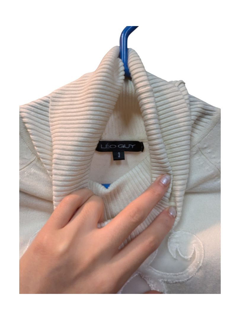 Ivory Cream Turtleneck Knit Shirt w/ Velvet Leo Guy Size 3