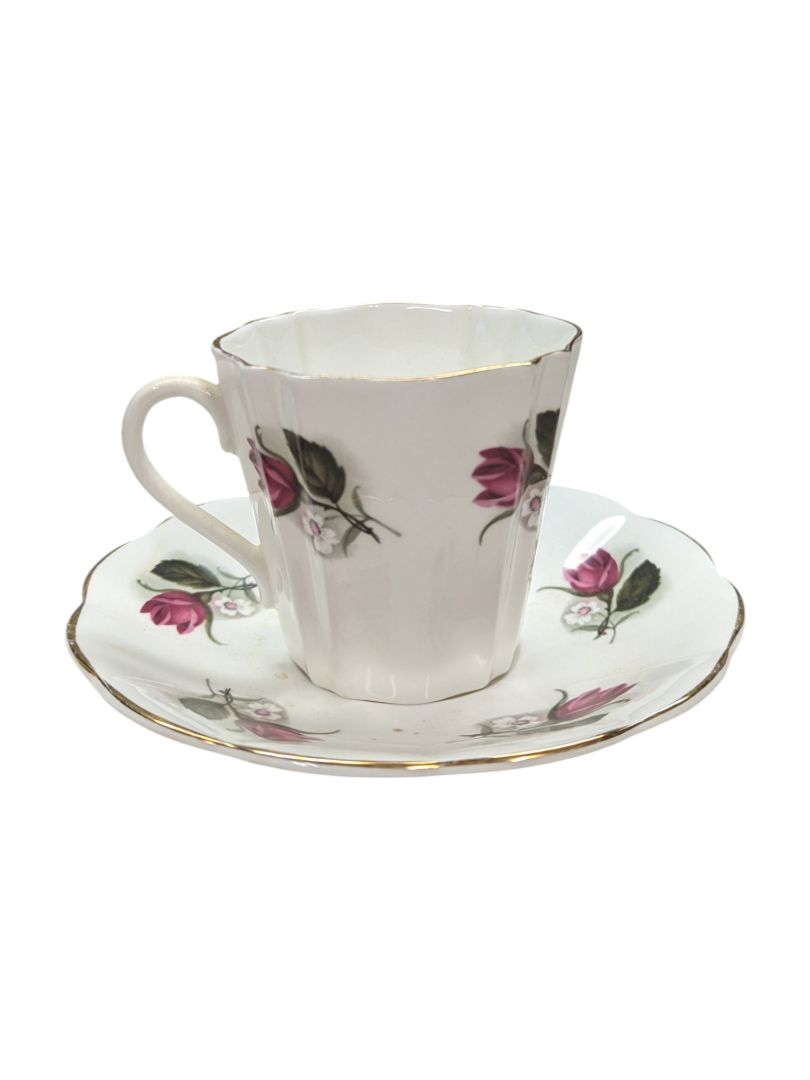 Elizabethan Fine Bone China Teacup and Saucer (4 pieces)