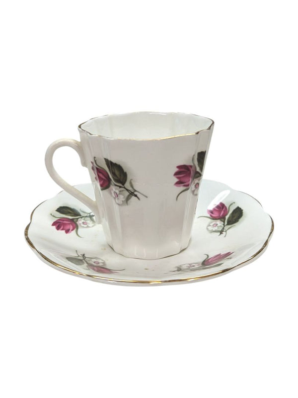 Elizabethan Fine Bone China Teacup and Saucer (4 pieces)