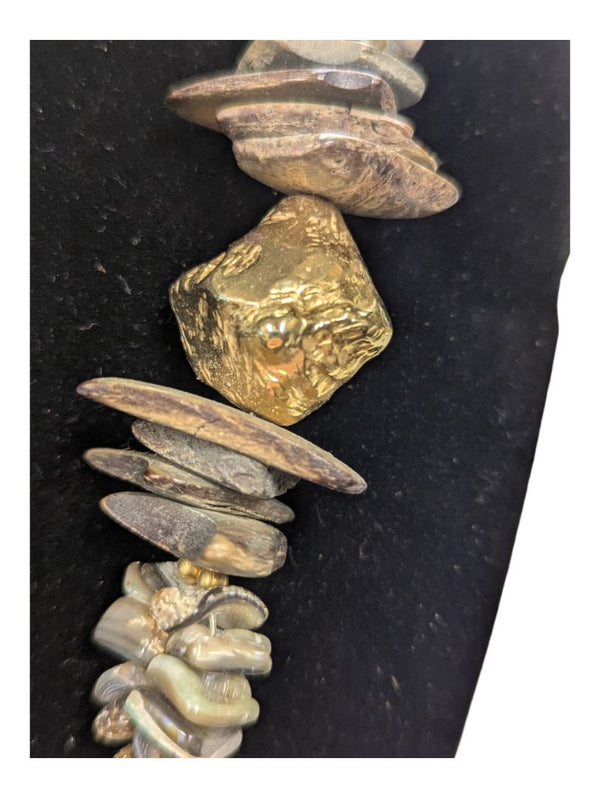 Natural Stone Necklace with Shell Pendant