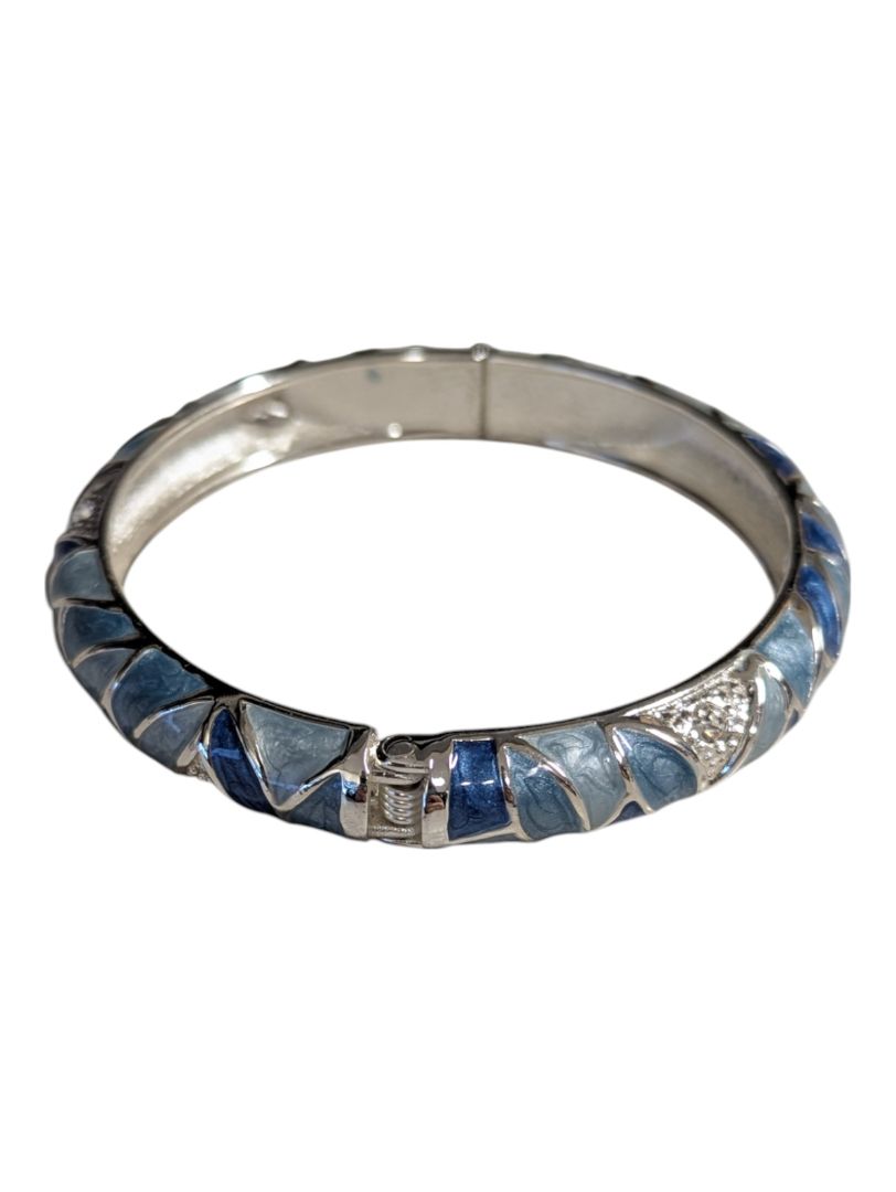 Silver Tone Shades of Blue Beachy Hinged Bangle