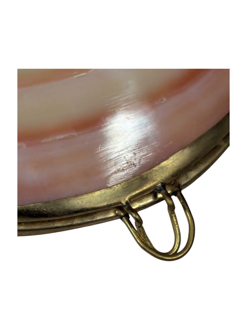 Vintage 1950's Polished Clam Shell Compact