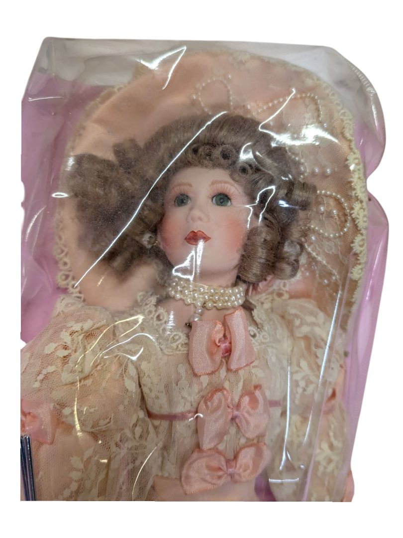 Maryse Nicole Franklin Mint 19'' Doll