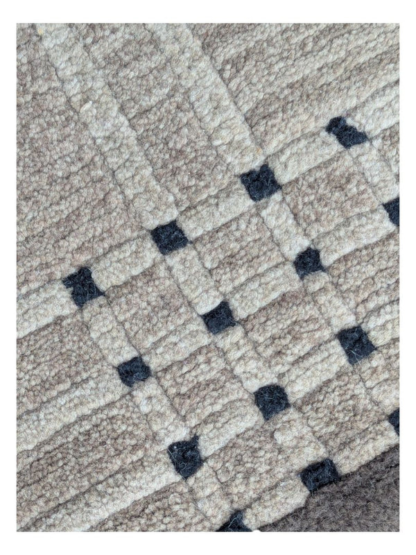 NEW Wool Hand Knotted  Pyramid Collection 5' x 8' Rug