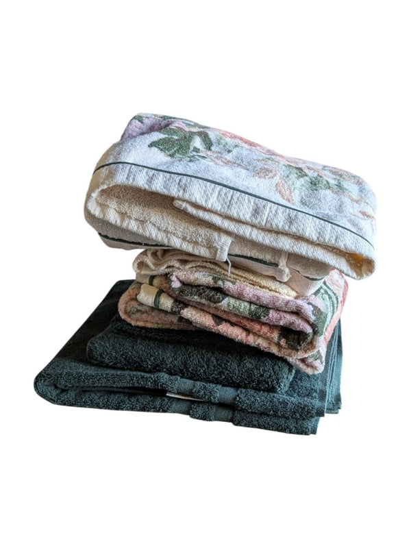 Mix of Towels and Shower Curtian w/ Metal Decorative Leaf Curtain Hooks (6 towels, 1 Curtian and 12 Hooks Set)