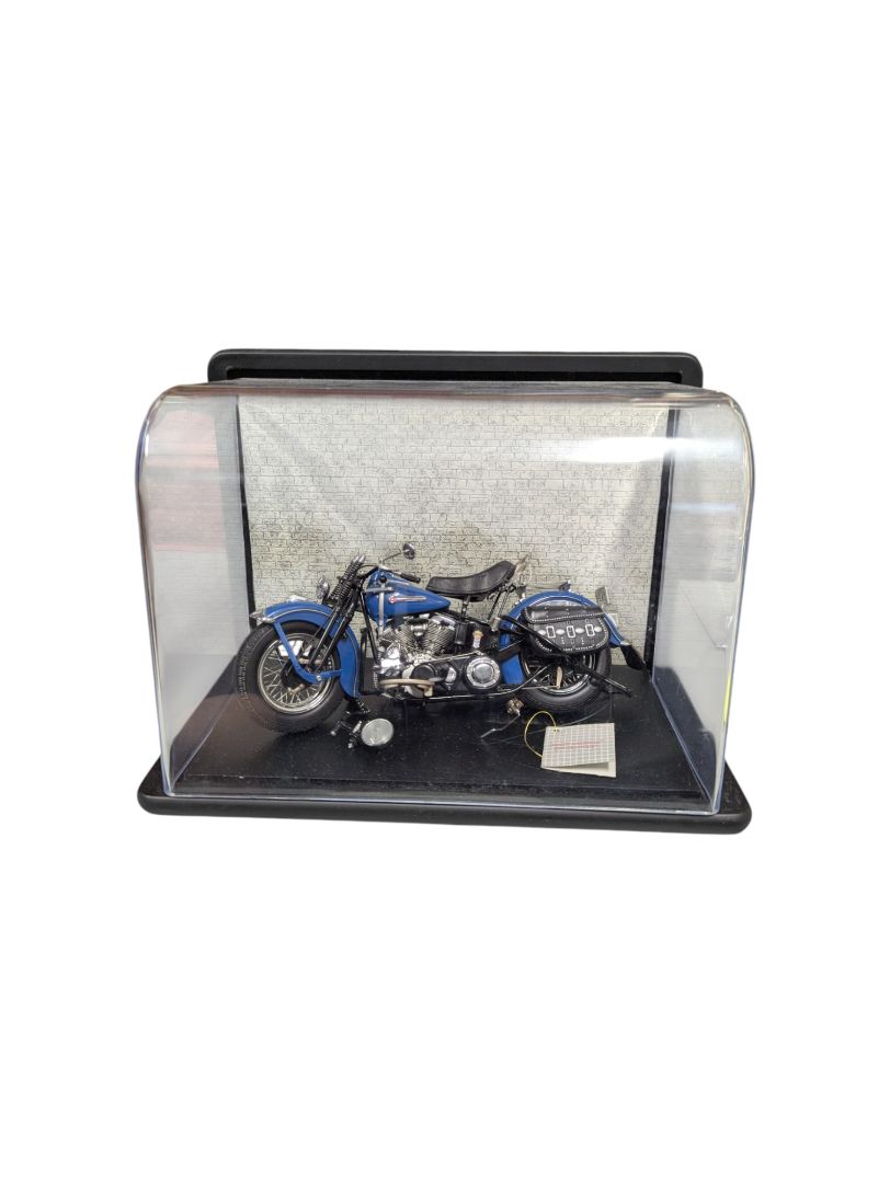 Franklin Mint Harley Davidson Panhead Diecast Motorcycle 1:10 Model With Display Case