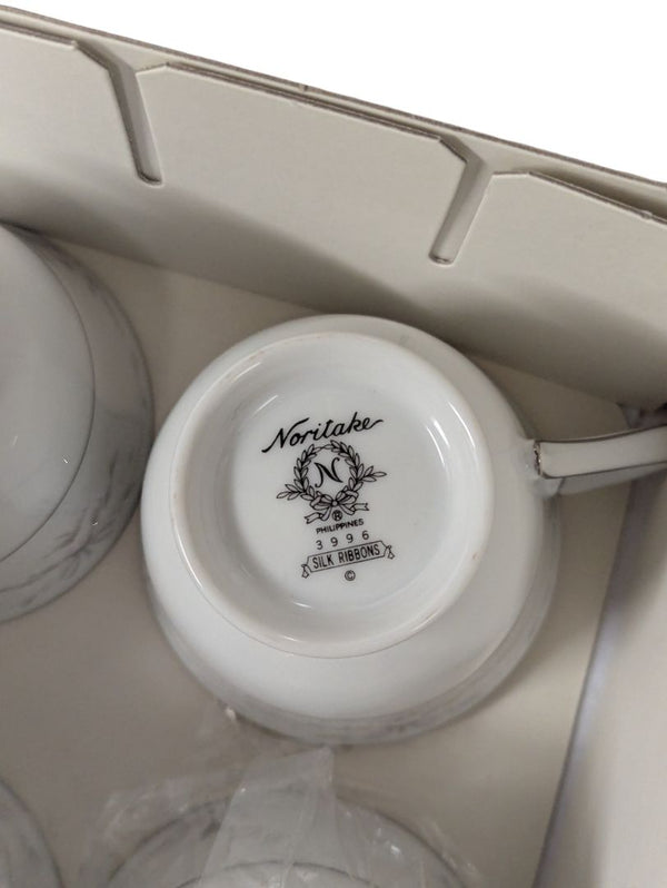 Noritake “Silk Ribbons” Fine Porcelain Dinnerware Set