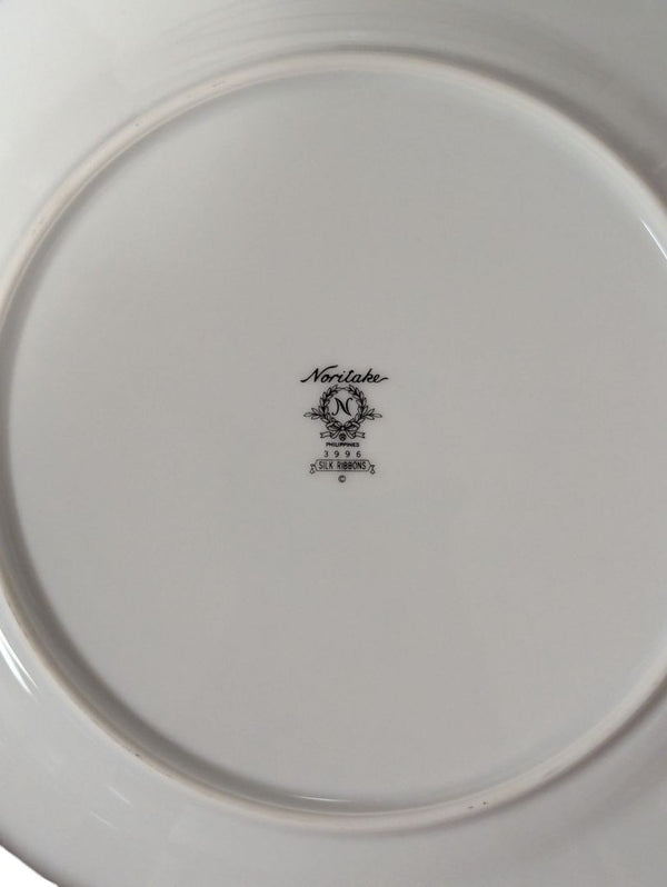 Noritake “Silk Ribbons” Fine Porcelain Dinnerware Set