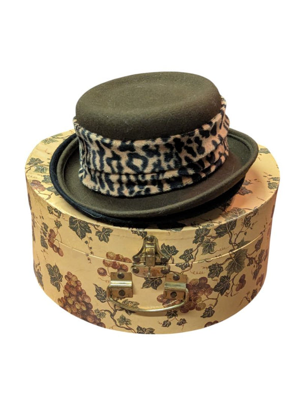 Vintage Hat Box with 2 Hats – Leopard Trim & Embroidered Felt Bowler