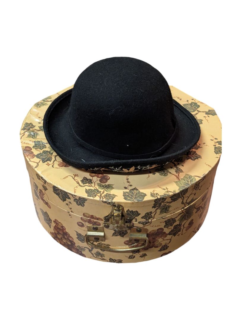 Vintage Hat Box with 2 Hats – Leopard Trim & Embroidered Felt Bowler