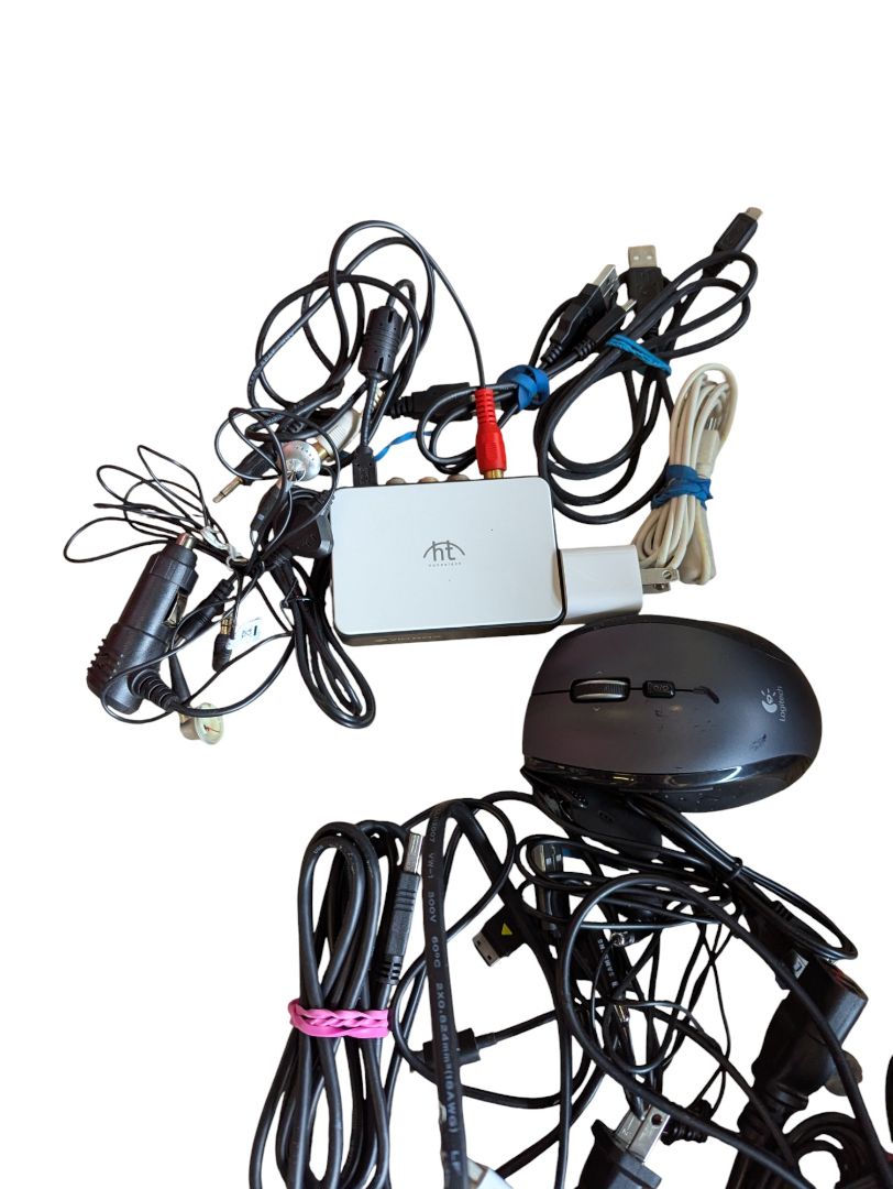 Mixed electronic cable/accessory lots