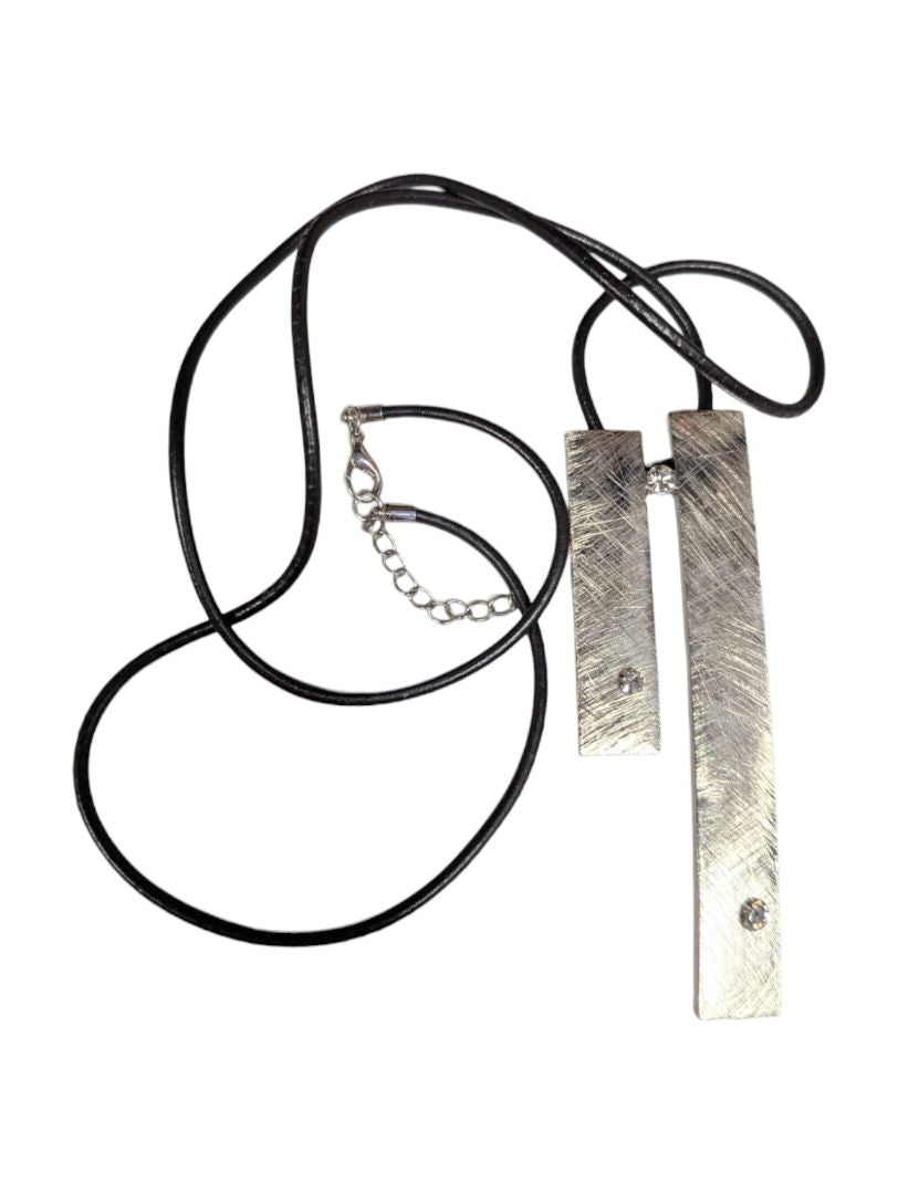 Lot of 5 Fashion Necklaces – Statement & Modern Designs