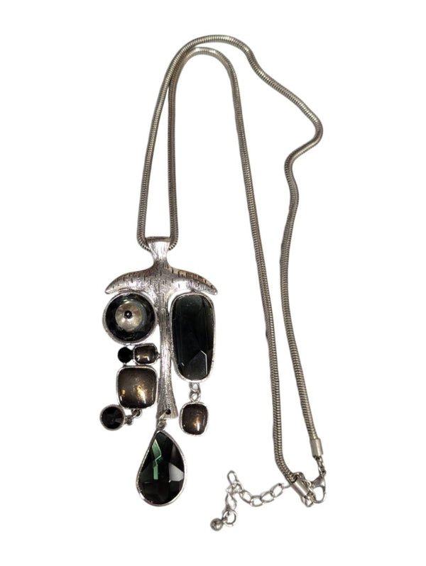 Lot of 5 Fashion Necklaces – Statement & Modern Designs