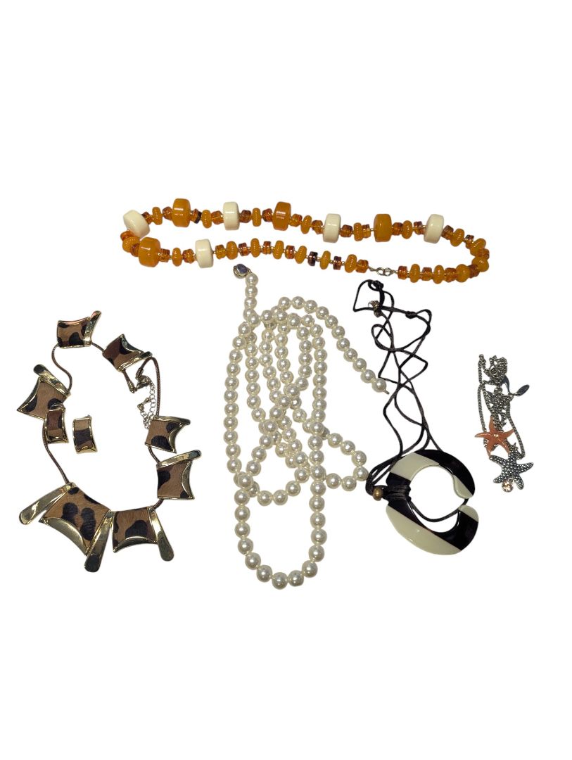 Lot of 5 Modern Costume Jewelry Pieces