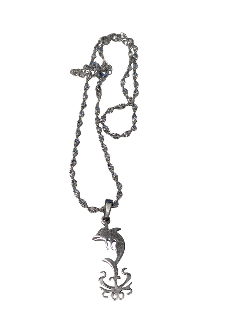 Lot of 5 Brooches & Pendant Necklaces