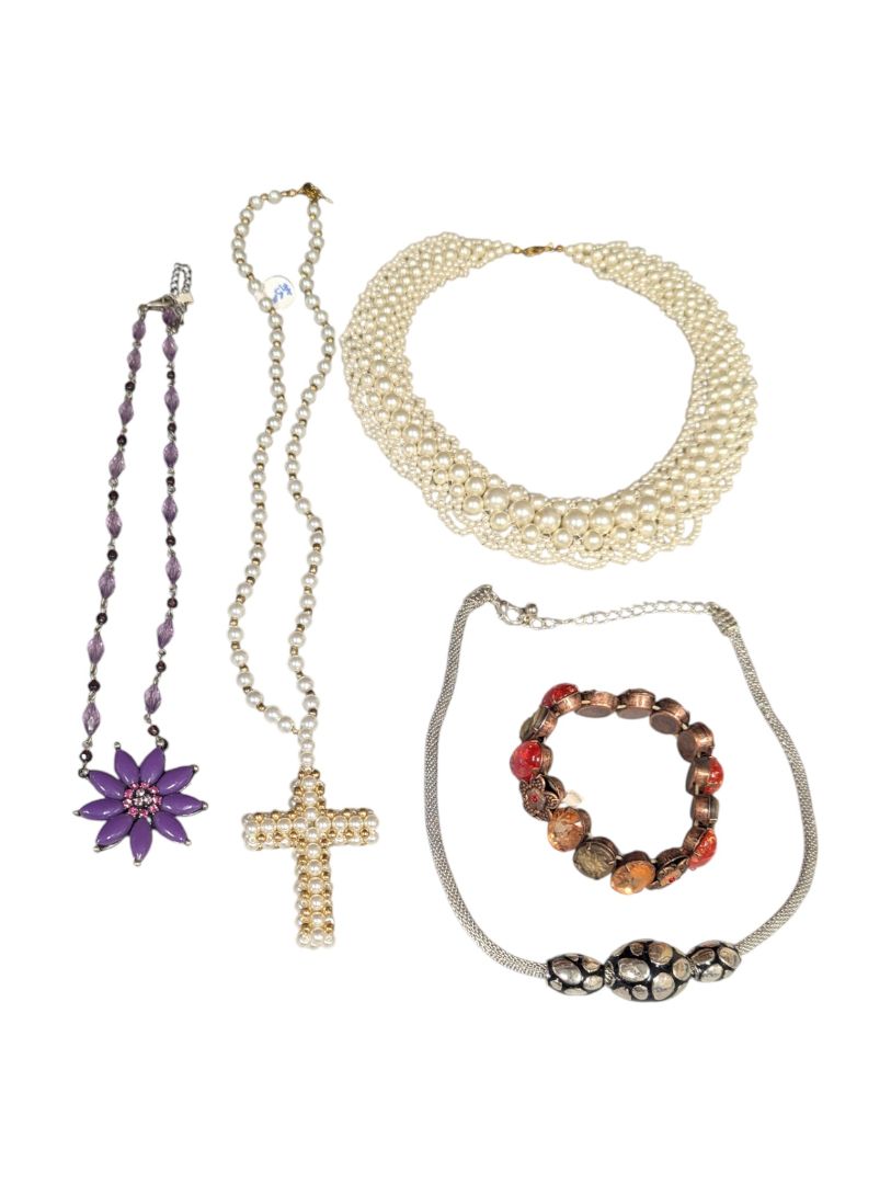 Lot of 5 Costume Jewelry Pieces – Necklaces & Bracelet