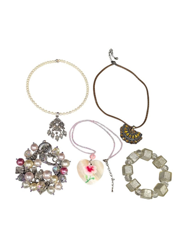 Lot of 5 Costume Jewelry Pieces – Necklaces & Bracelets