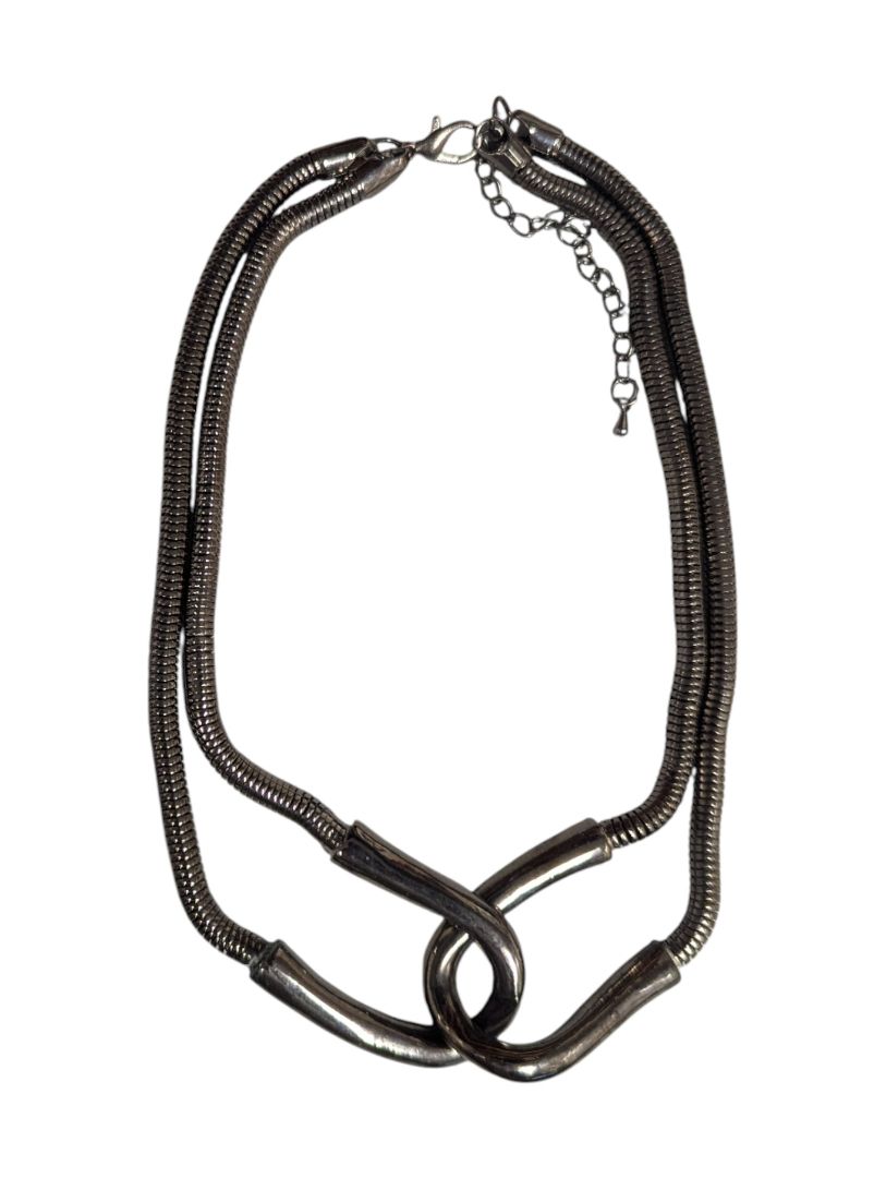 Lot of 5 Mixed Necklaces – Shell, Pearl, and Statement Styles