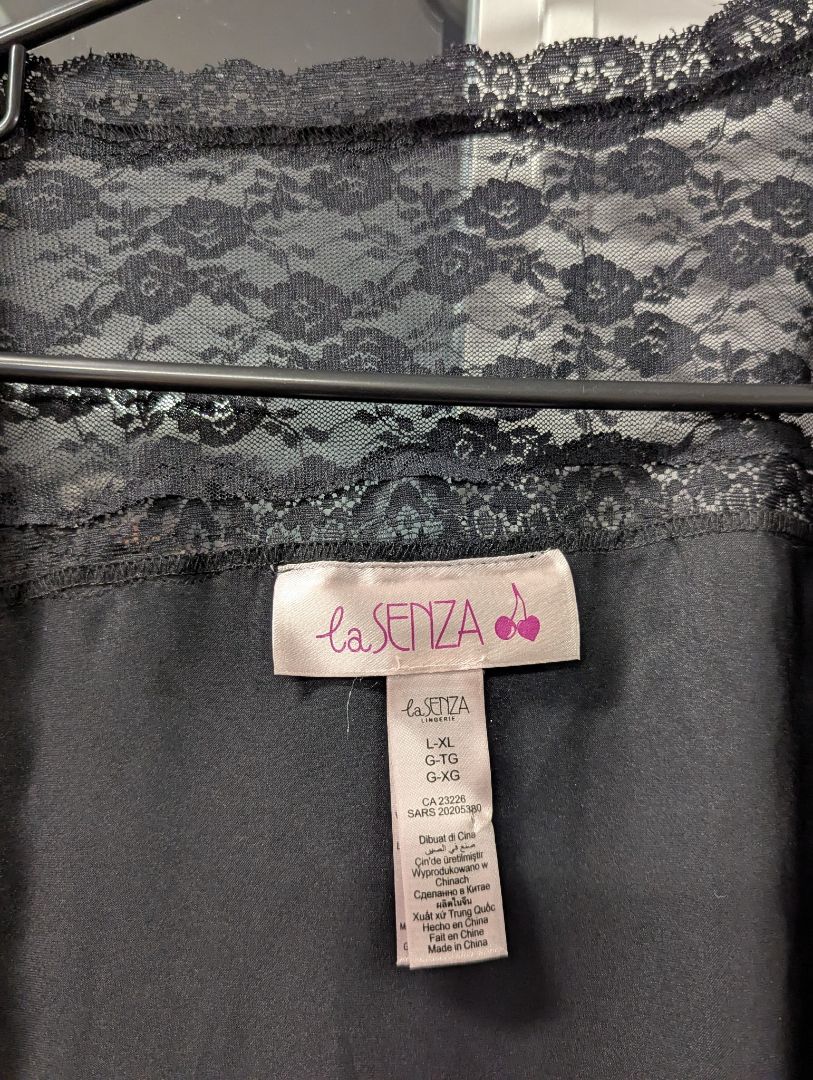 La Vie en Rose Black Satin Lace Robe