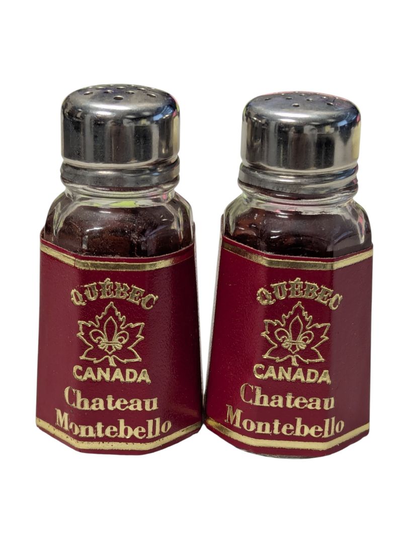 Vintage Château Montebello Québec Souvenir Salt & Pepper Shakers