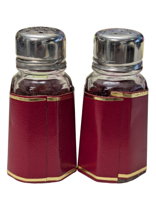Vintage Château Montebello Québec Souvenir Salt & Pepper Shakers