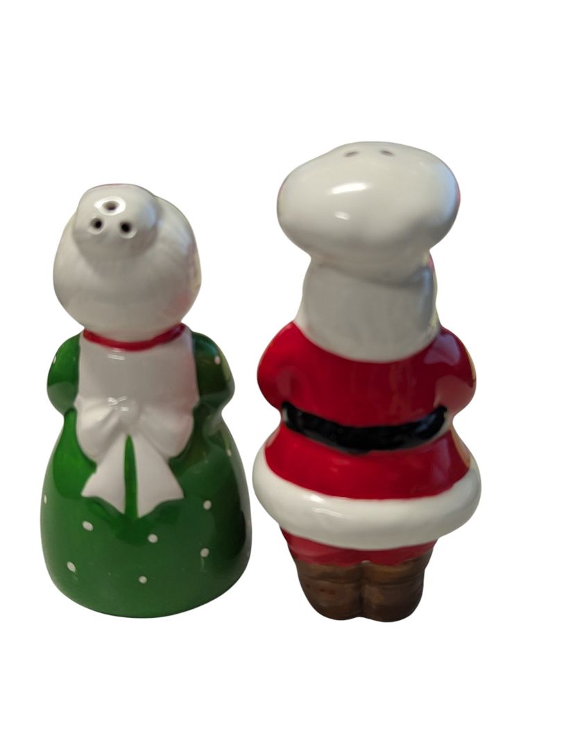 Vintage Santa & Mrs. Claus “Greetings & Seasoned” Salt & Pepper Shakers