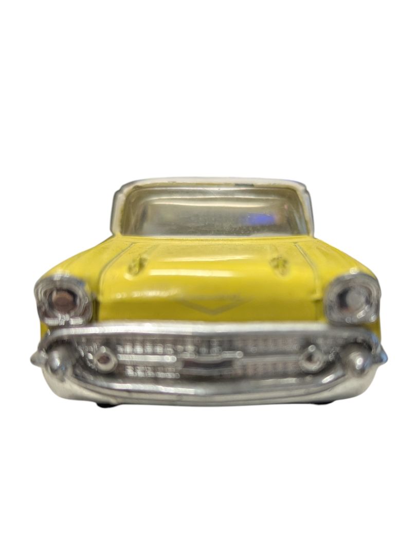 1957 Chevrolet Bel Air Diecast Model Car – Yellow & White