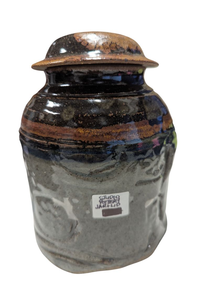 Studio Pottery Lidded Jar – Hand-Thrown Stoneware Vessel