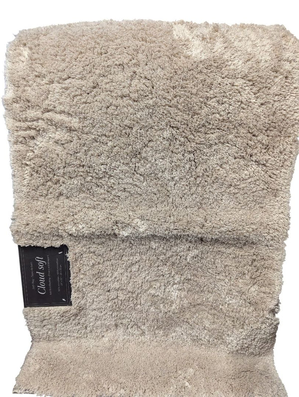 Cloud Soft Bath Rug – Beige Microfiber 20” × 32”