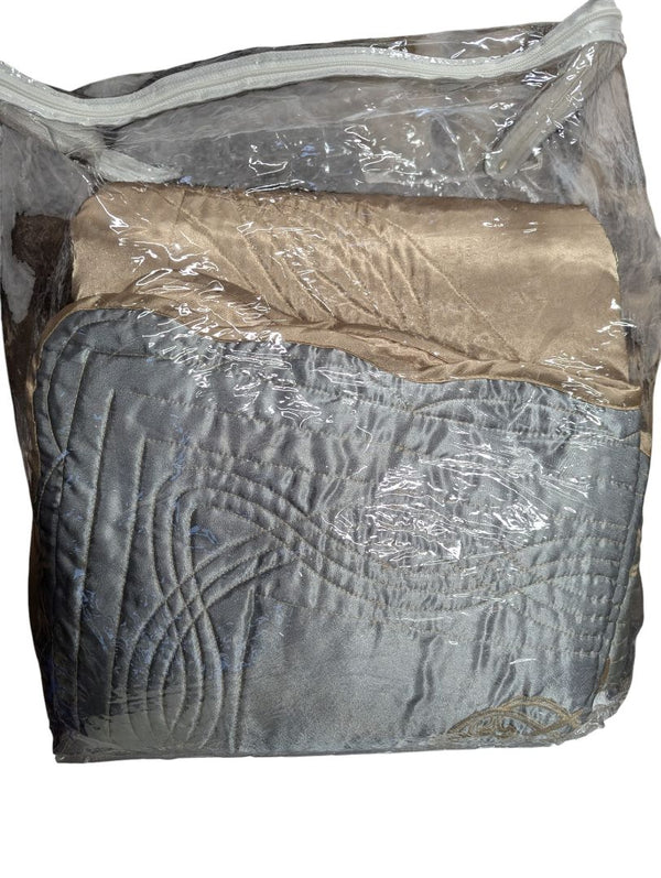 Luxury Quilted Bedding Set – Champagne & Silver Satin Ensemble