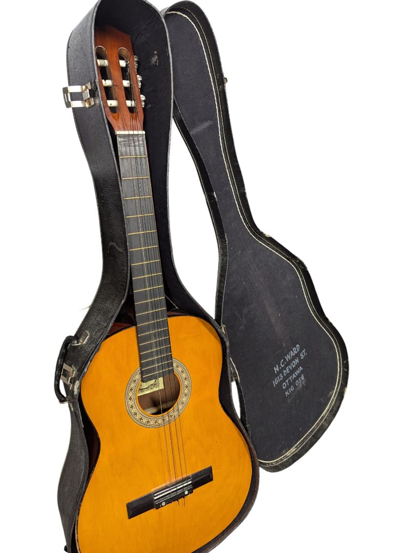 Anjo Classical Guitar with Hard Case